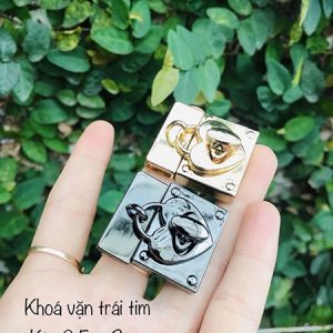 Khoá vặn trái tim 25 x 30mm